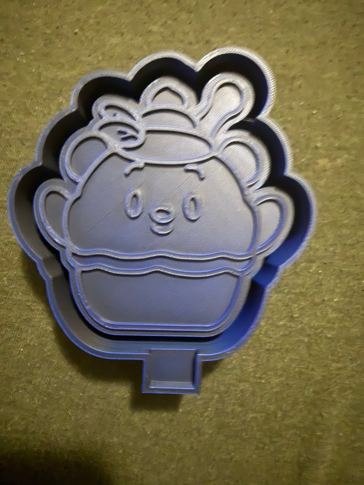 Honey bear cupcake